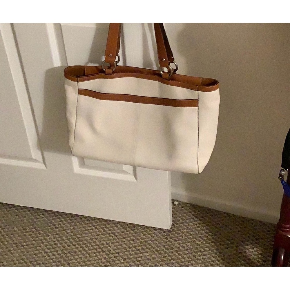 Vintage Coach Leather Tote Bag in Beige and Tan - Signature Design